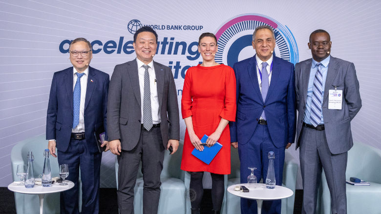 Dr. Jong-Sung Hwang, President of NIA and others discuss Korea's digital journey at the World Bank digital summit