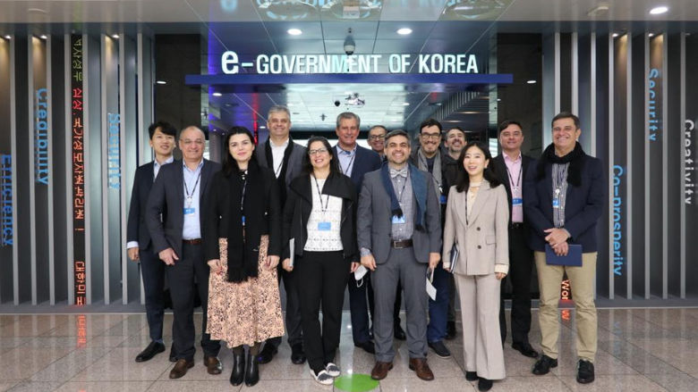 a select group of Brazilian public officials from federal and state governments traveled to the Republic of Korea