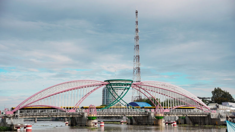 The Cai Khe Ship Lock, a key part of the project, protects the city by blocking tidal surges