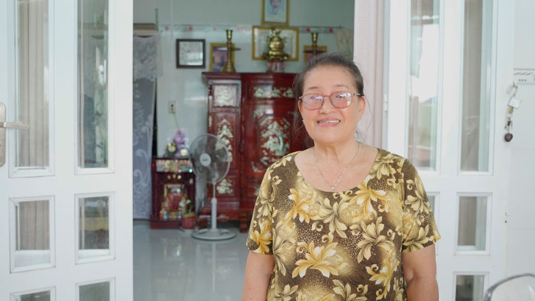 Pham Thi Thuy Yen’s home used to be regularly inundated by tidal floods that brought daily life to a halt.