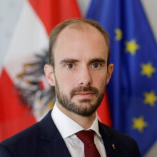 “From e-Government to m-Government” - Presentation and Discussion on the Mobile Government How-to Note