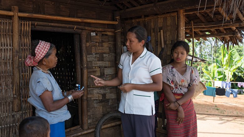 Meghalaya Health-Worker-interacting-with-the-Women-in-the-village.jpg