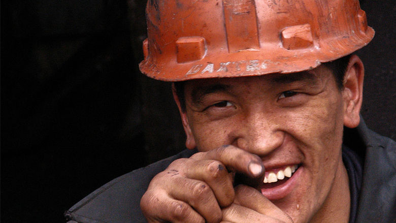 Worker in a helmet. Kyrgyz Republic. Photo: Nick van Praag / World Bank 