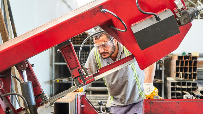 Metalworker in a factory in Istanbul, Türkiye 
