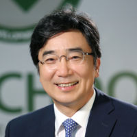 headshot of Jong-Il Young