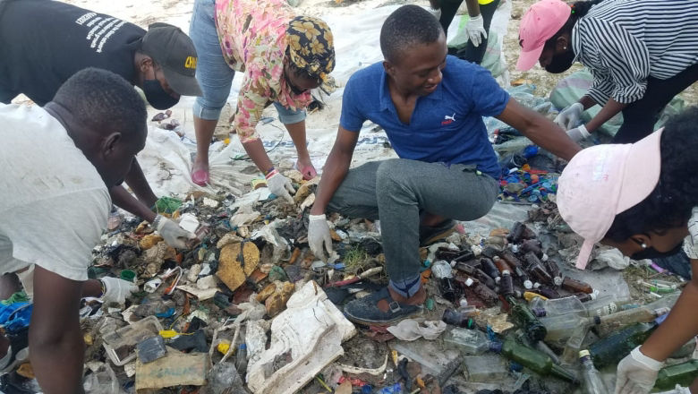 Plastics MtoniKijichi Beach