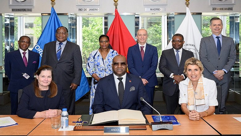 Signing of ICSID Agreement by Angola
