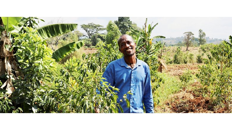 Tsefaye Kidane, a 40-year-old coffee farmer from the Kafa Biosphere Reserve in southwest Ethiopia. Photo: © Kaia Rose/Connect4Climate/World Bank.
