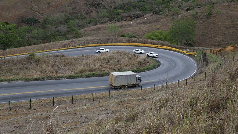 Road traffic in Serra do Marçal, Bahia, Brazil 