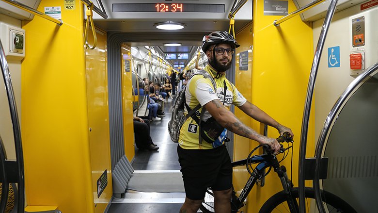 Douglas Dubovski, usuário da linha 4 do metrô de São Paulo 