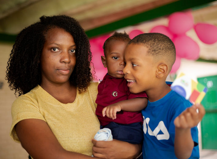Erilene (27 anos), Mauro (05 anos) Elias (06 meses) - Família Beneficiária do PBF - CRAS de Sobradinho 1 - Brasília 