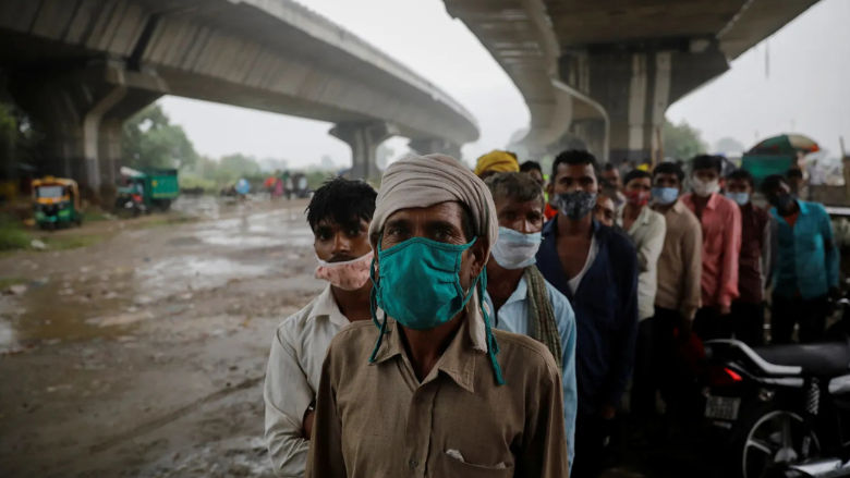 Citizens in line for vaccine