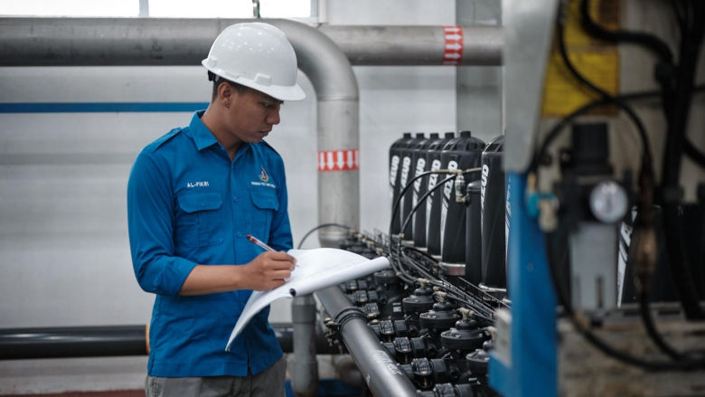 Indonesia PDAM worker