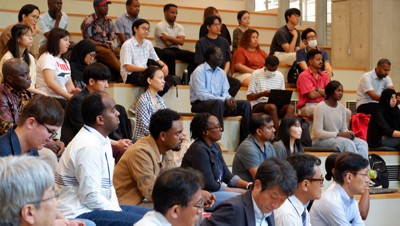 マーシー・テンボン世界銀行副総裁兼官房長が横浜国立大学で講演