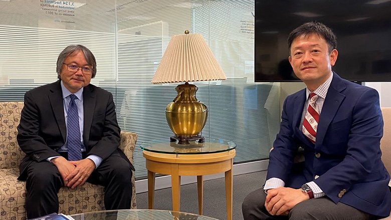 西尾昭彦 開発金融総局担当副総裁と戸崎智支 HRビジネスパートナー
