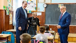 マルパス総裁が東京防災ハブの支援を受けたルーマニアの小学校を視察
