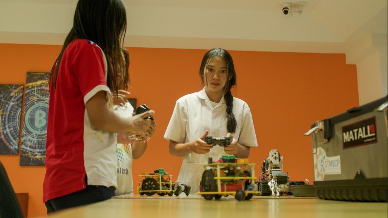 Students at Siam Tech